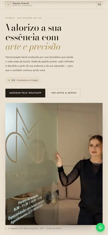 Dra. Marina Scheid no celular